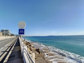 Duplex 6 à 7 personnes, 100 m des plages du midi, Cannes